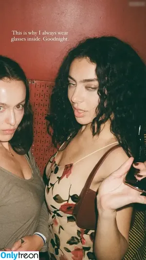 Charli XCX / charli_xcx / charlignarly nude photo #2042