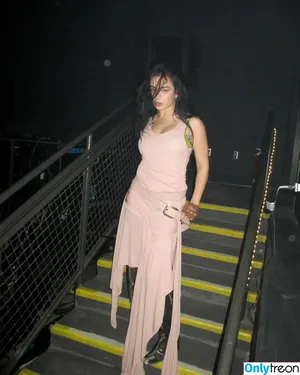 Charli XCX / charli_xcx / charlignarly nude photo #2069