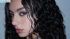 Charli XCX / charli_xcx / charlignarly nude photo #2076