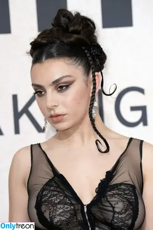 Charli XCX / charli_xcx / charlignarly nude photo #2077