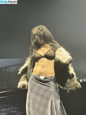Charli XCX / charli_xcx / charlignarly nude photo #2084