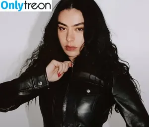 Charli XCX / charli_xcx / charlignarly nude photo #2151
