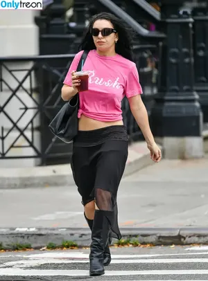 Charli XCX / charli_xcx / charlignarly nude photo #2157