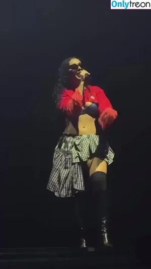 Charli XCX / charli_xcx / charlignarly nude photo #2179