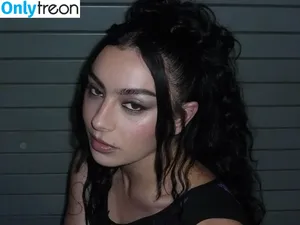 Charli XCX / charli_xcx / charlignarly nude photo #2188