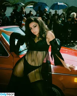 Charli XCX / charli_xcx / charlignarly nude photo #2198