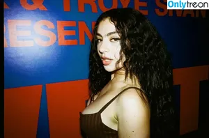 Charli XCX / charli_xcx / charlignarly nude photo #2223