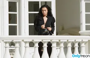 Charli XCX / charli_xcx / charlignarly nude photo #2248