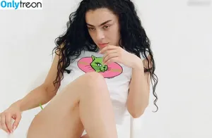 Charli XCX / charli_xcx / charlignarly nude photo #2249