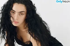 Charli XCX / charli_xcx / charlignarly nude photo #2254