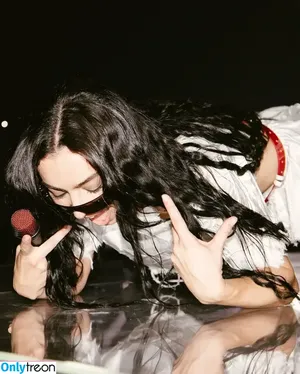 Charli XCX / charli_xcx / charlignarly nude photo #2257