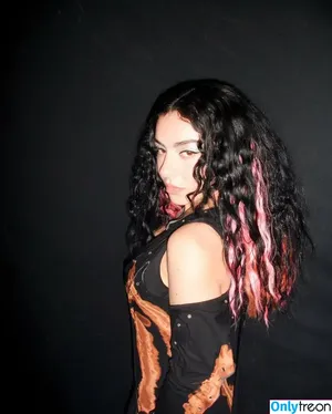 Charli XCX / charli_xcx / charlignarly nude photo #2258