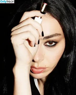 Charli XCX / charli_xcx / charlignarly nude photo #2270