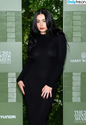 Charli XCX / charli_xcx / charlignarly nude photo #2287
