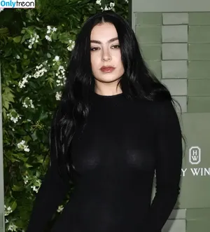 Charli XCX / charli_xcx / charlignarly nude photo #2288