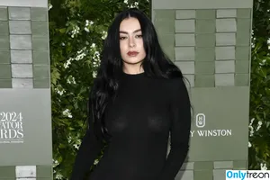 Charli XCX / charli_xcx / charlignarly nude photo #2325