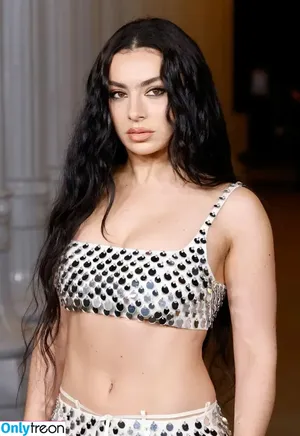 Charli XCX / charli_xcx / charlignarly nude photo #2339