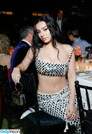 Charli XCX / charli_xcx / charlignarly nude photo #2343