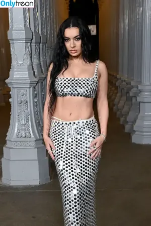 Charli XCX / charli_xcx / charlignarly nude photo #2399