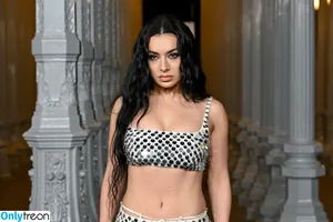 Charli XCX / charli_xcx / charlignarly nude photo #2402