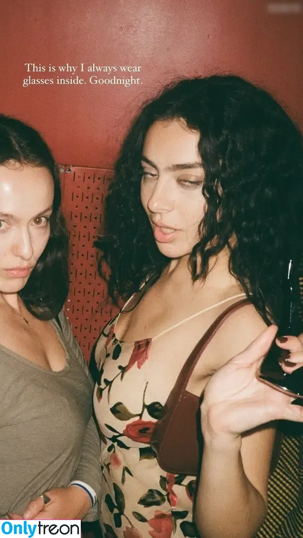 Charli XCX nude photo #2042 (charli_xcx / charlignarly)