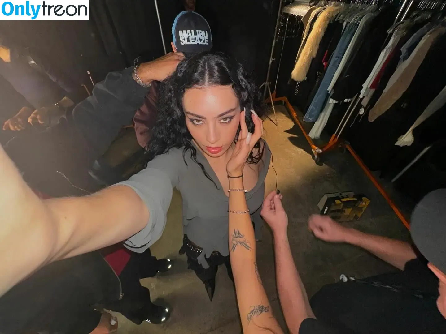 Charli XCX nude photo #2061 (charli_xcx / charlignarly)