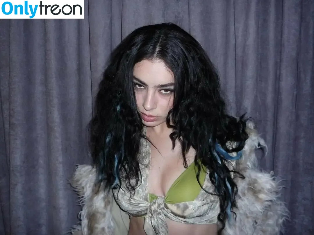 Charli XCX nude photo #2124 (charli_xcx / charlignarly)