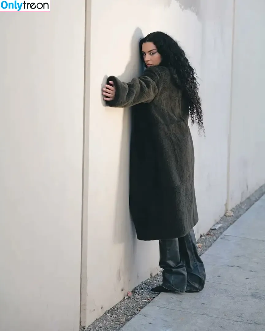 Charli XCX nude photo #2139 (charli_xcx / charlignarly)