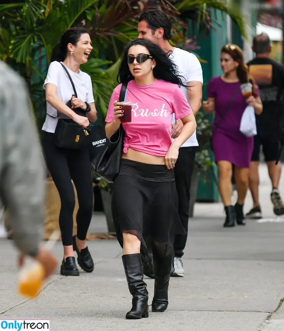 Charli XCX nude photo #2152 (charli_xcx / charlignarly)