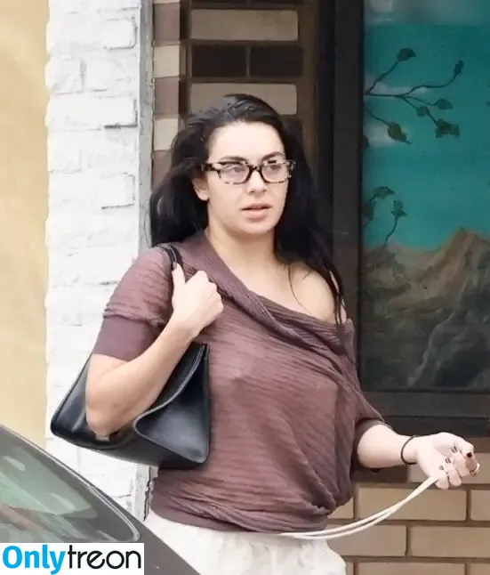Charli XCX nude photo #2192 (charli_xcx / charlignarly)