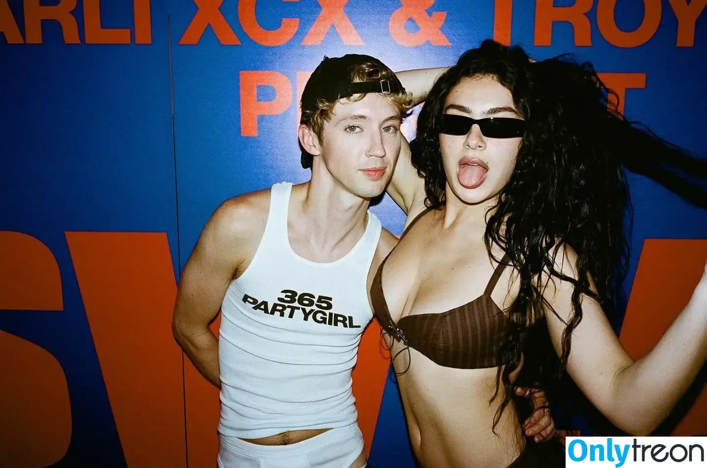 Charli XCX nude photo #2225 (charli_xcx / charlignarly)
