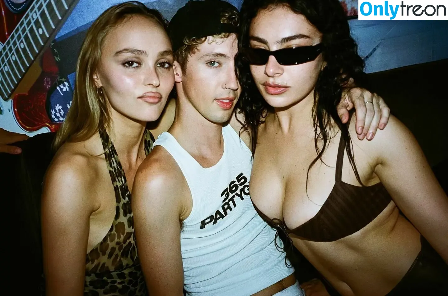 Charli XCX nude photo #2227 (charli_xcx / charlignarly)