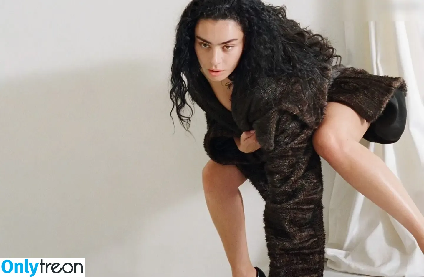Charli XCX nude photo #2250 (charli_xcx / charlignarly)