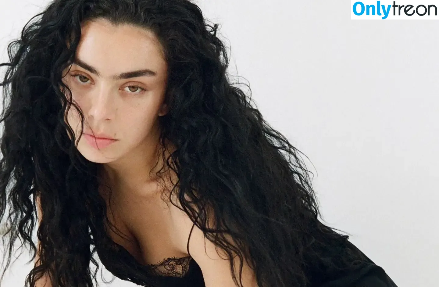 Charli XCX nude photo #2254 (charli_xcx / charlignarly)