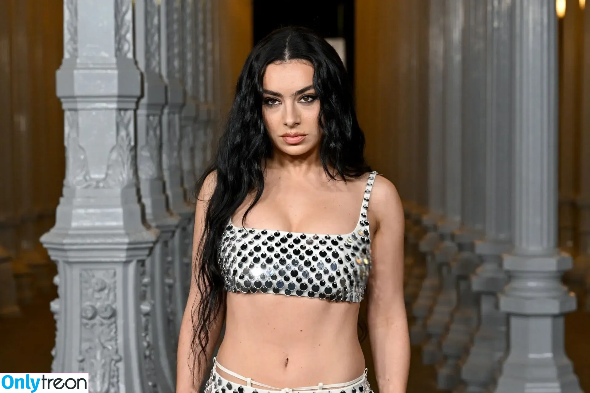 Charli XCX nude photo #2402 (charli_xcx / charlignarly)