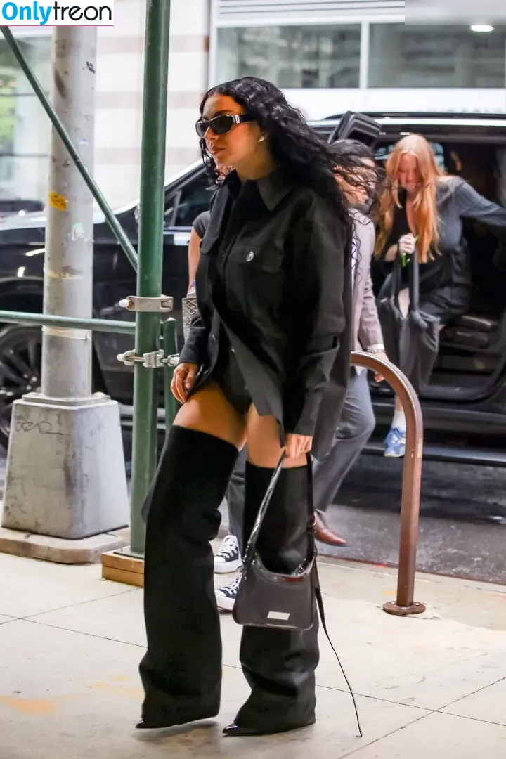 Charli XCX nude photo #3411 (charli_xcx / charlignarly)