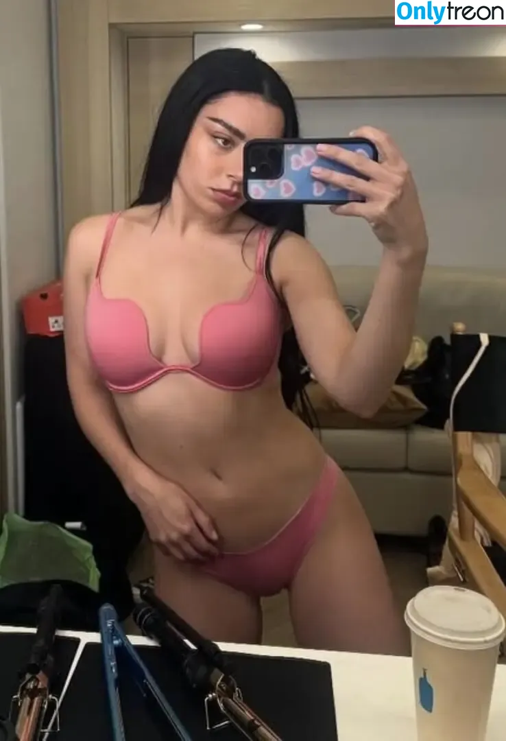 Charli XCX nude photo #3417 (charli_xcx / charlignarly)