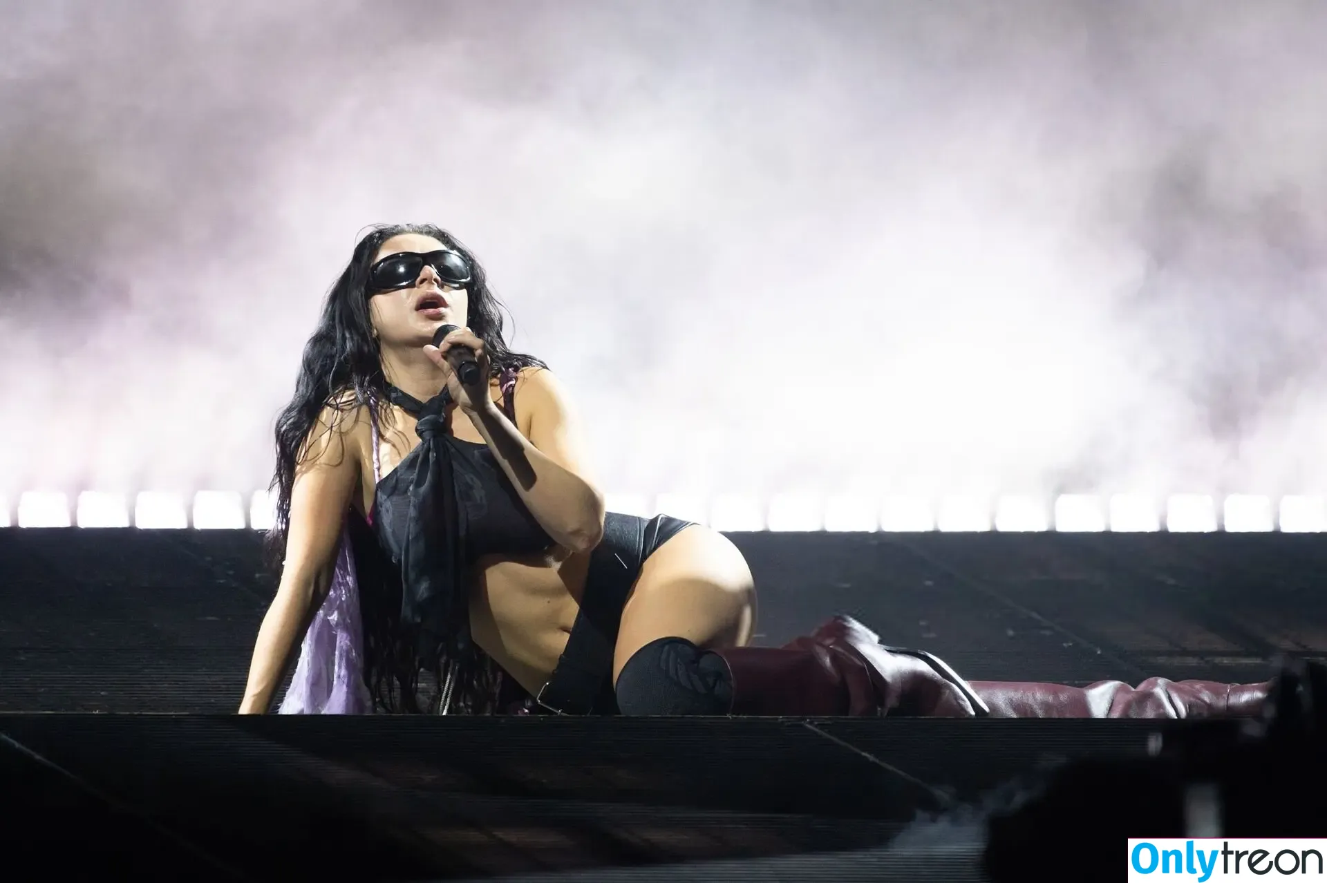 Charli XCX nude photo #3425 (charli_xcx / charlignarly)