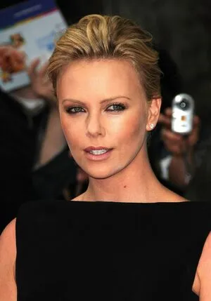 Charlize Theron / CharlizeAfrica nude photo #0372