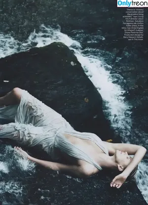 Charlize Theron / CharlizeAfrica nude photo #0583