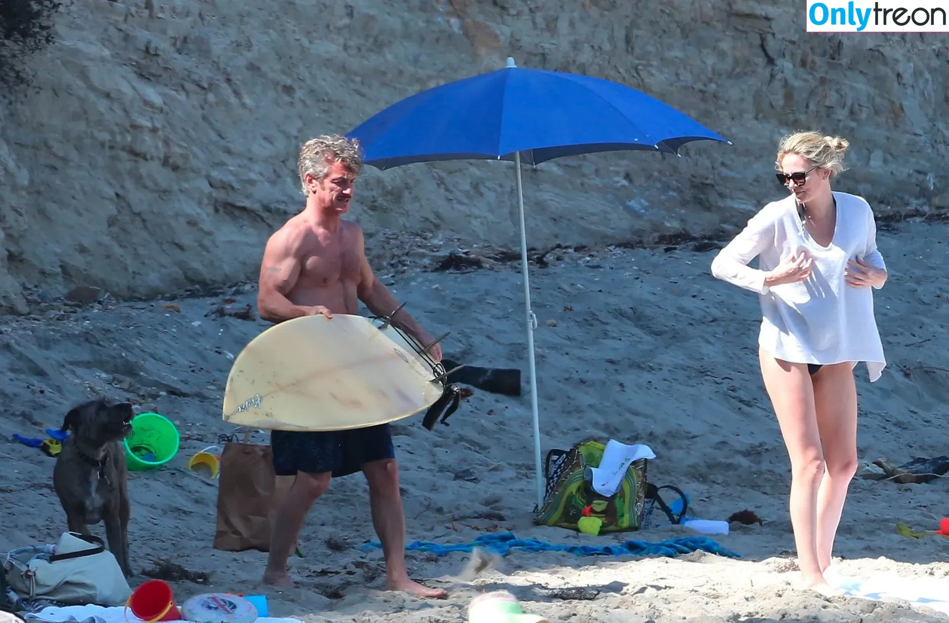 Charlize Theron nude photo #0005 (CharlizeAfrica)