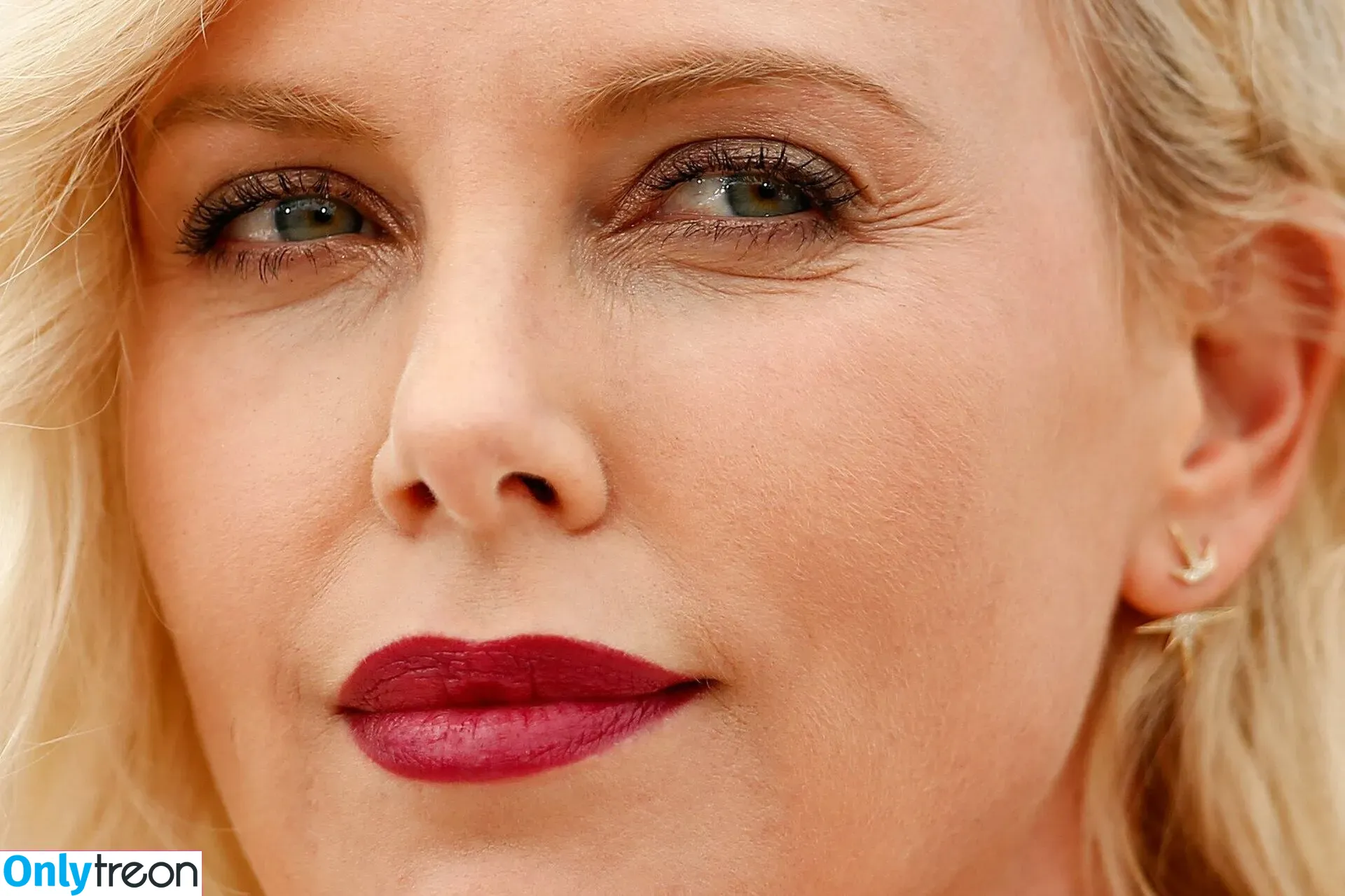 Charlize Theron nude photo #0183 (CharlizeAfrica)