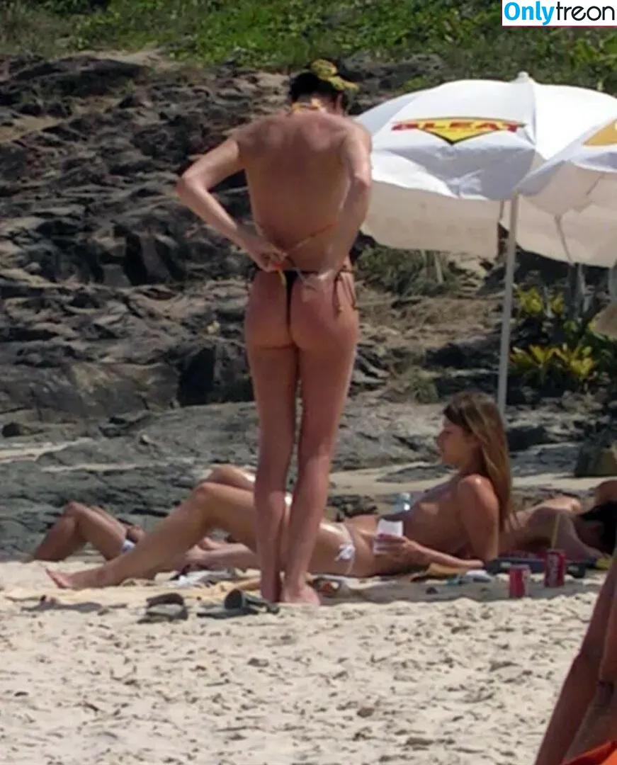 Charlize Theron nude photo #0354 (CharlizeAfrica)
