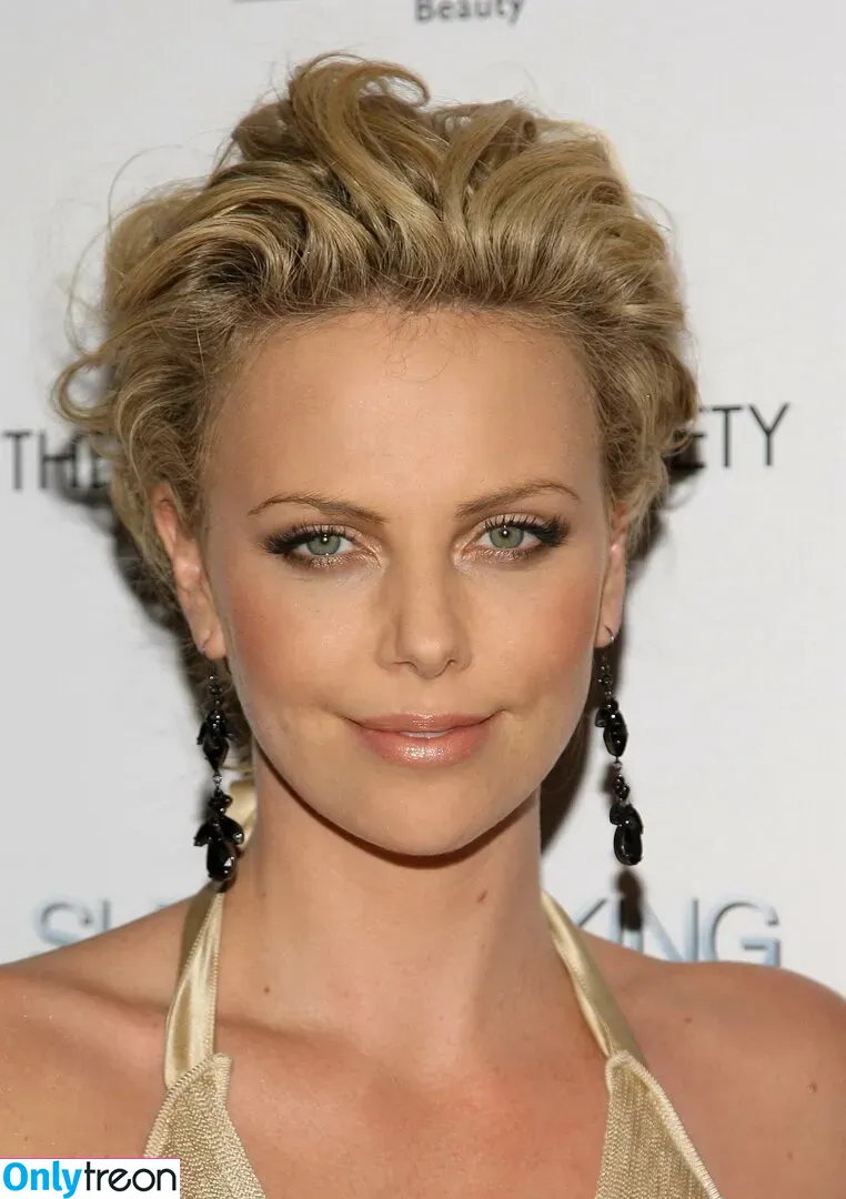 Charlize Theron nude photo #0360 (CharlizeAfrica)