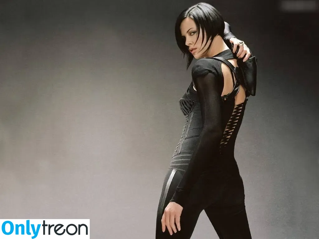 Charlize Theron nude photo #0641 (CharlizeAfrica)