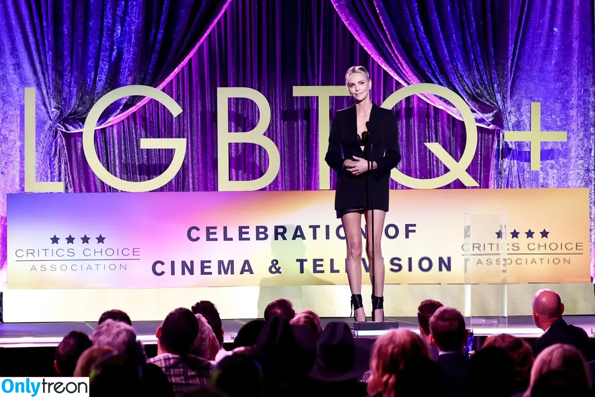 Charlize Theron nude photo #0693 (CharlizeAfrica)