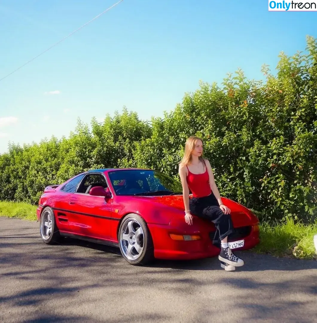 Charlotte nude photo #0044 (Garage Girlz / ch_mr2 / charlotteparkes)