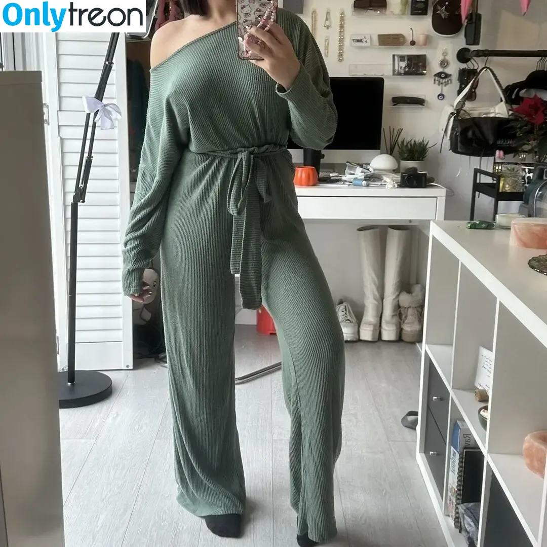 Charlotte Browning nude photo #0002 (charlotte.browning)