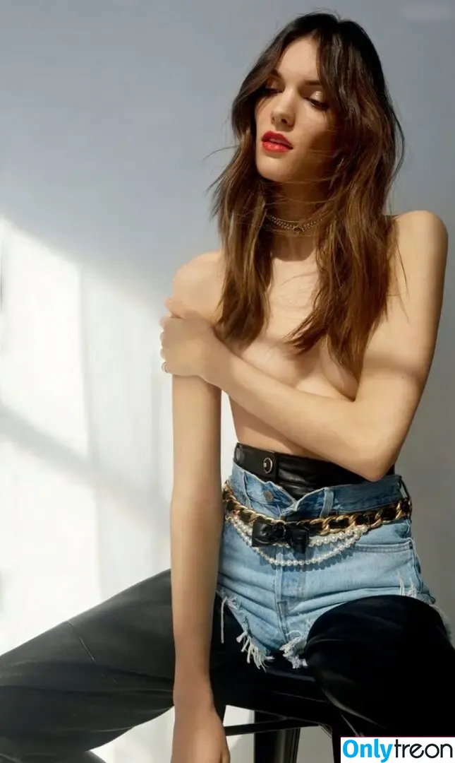 Charlotte Cardin nude photo #0007 (charlottecardin / hello_darling)