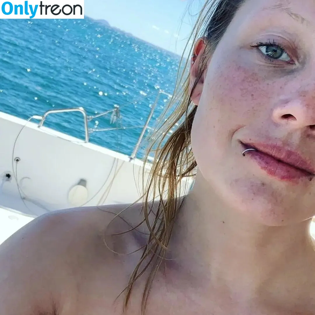 Charlotte De Witte nude photo #0004 (Techno DJ / cdwnation / charlottedewittemusic)